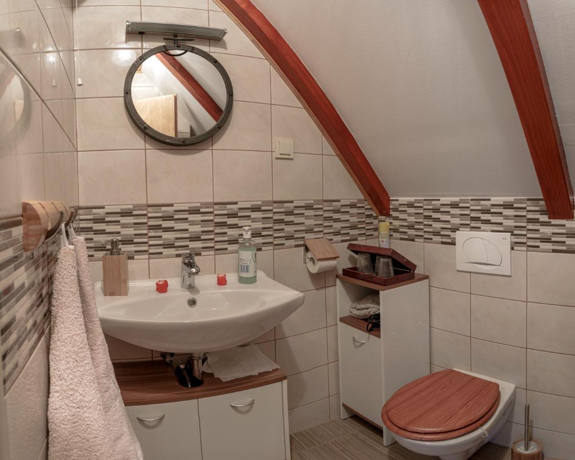 Villa Kuca Za Odmor Rukova Hiza à Donja Stubica Extérieur photo