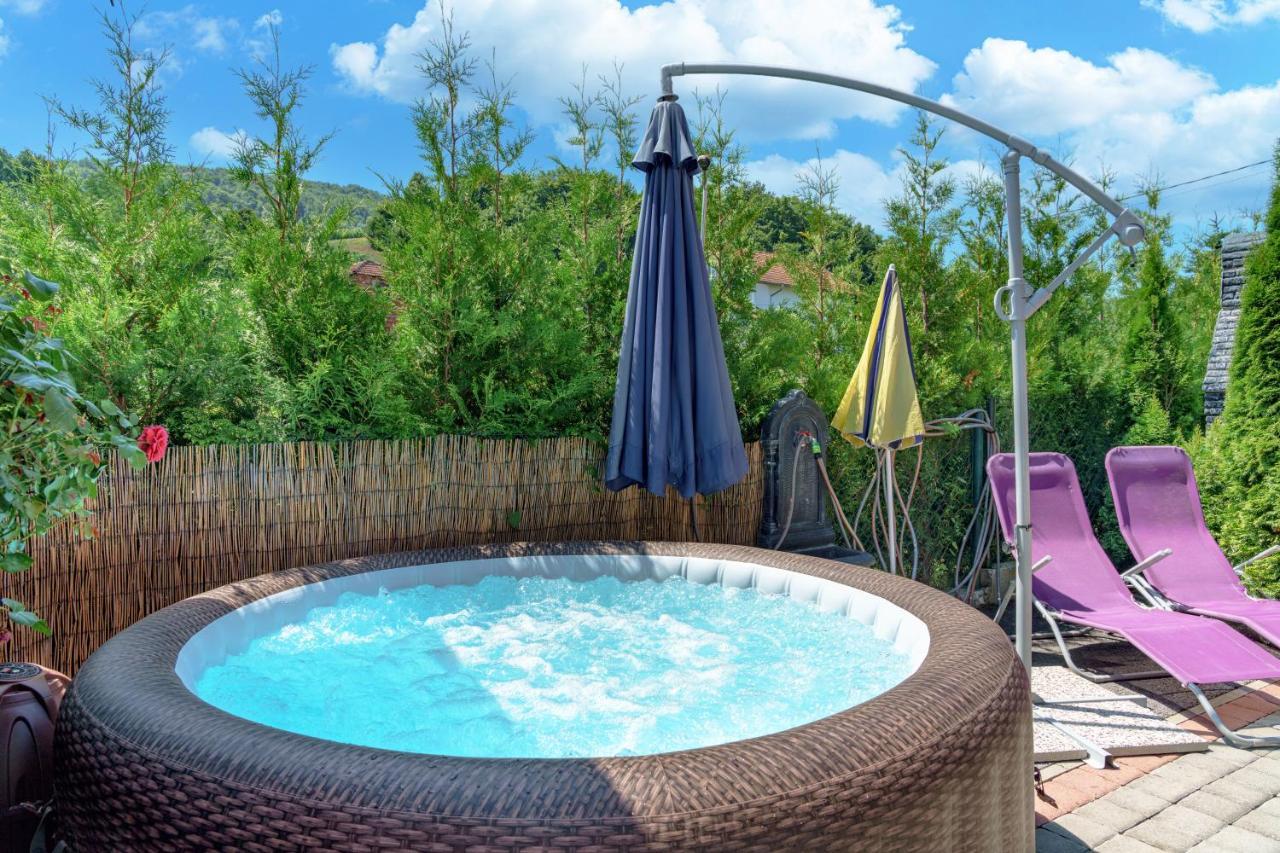 Villa Kuca Za Odmor Rukova Hiza à Donja Stubica Extérieur photo